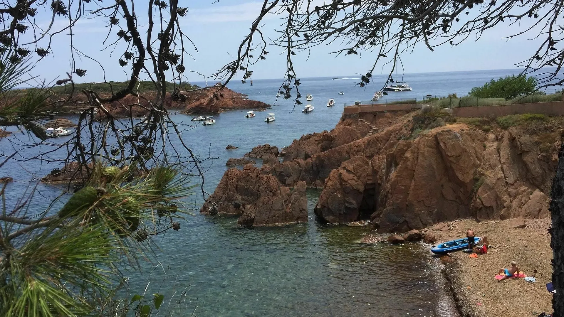 Bungalow With One Bedroom In Saint-Raphael, With Wonderful Sea View An 0*, Saint-Raphaël フランス